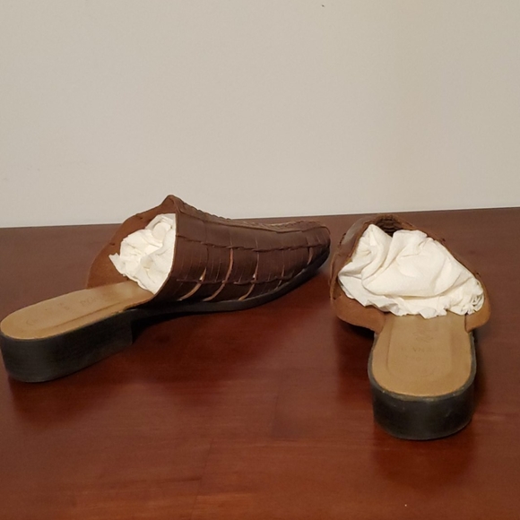 Romano leather slip on mules, size 9 - Picture 4 of 6